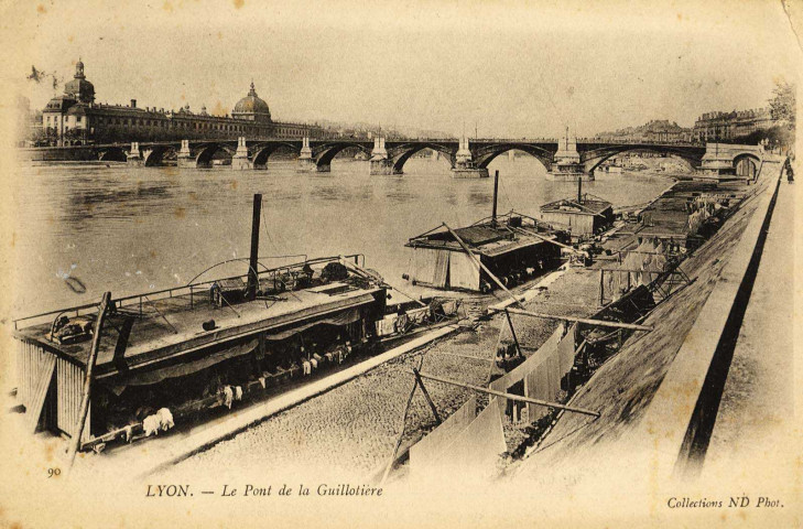 Lyon. Le pont de la Guillotière.