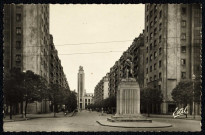 Villeurbanne. L'avenue Henri Barbusse et l'hôtel de ville.