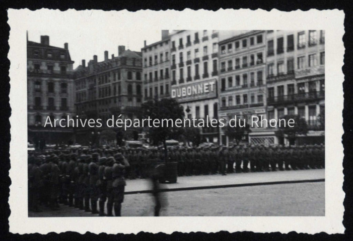 Rassemblement militaire.