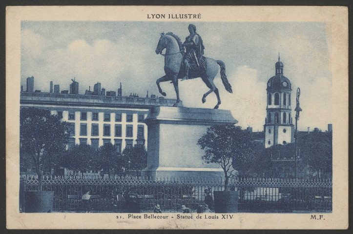 Lyon. Place Bellecour - statue de Louis XIV.