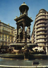 Lyon. Place des Jacobins. La fontaine.