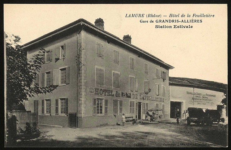 Lamure-sur-Azergues. Hôtel de la Feuilletière. Gare de Grandris-Allières. Station estivale.