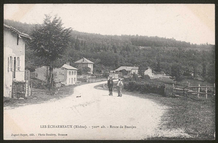 Les Echarmeaux. Route de Beaujeu.