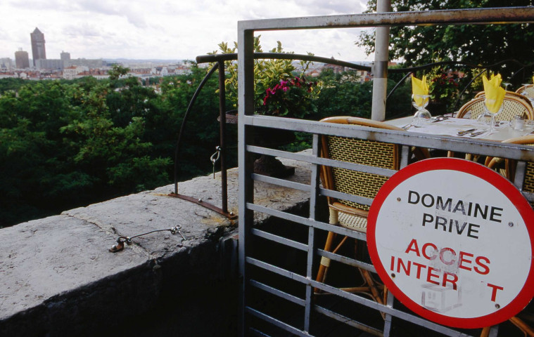 Vues de la rive gauche du Rhône (août 2000-juillet 2004).