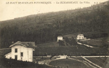 Les Echarmeaux. Haut Beaujolais pittoresque. Les villas.