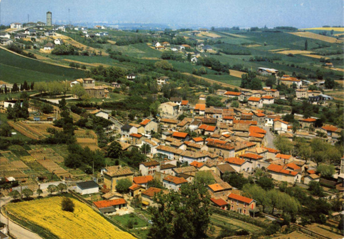 Communay. Vue générale.