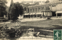 Charbonnières-les-Bains. Le casino et les fontaines lumineuses.