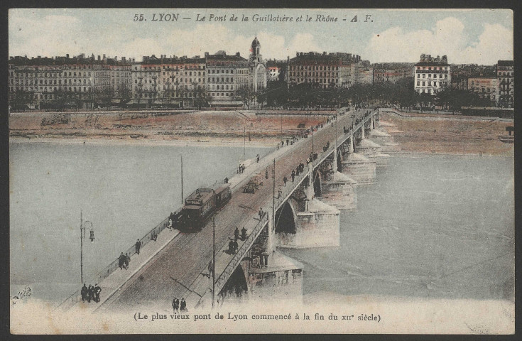 Lyon. Pont de la Guillotière et le Rhône.