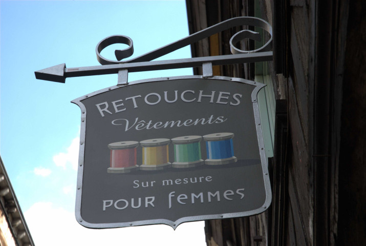 Devantures de commerces.