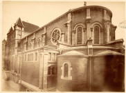 Plan légèrement resserré.