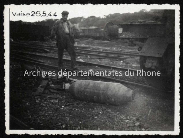 Bombe aérienne intacte.