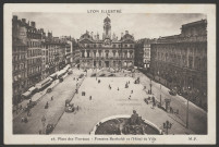 Lyon - Place des Terreaux - Fontaine Bartholdi et l'Hôtel de ville.