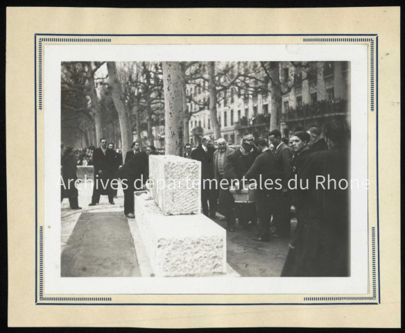 Pose de première pierre par le Maréchal Pétain.