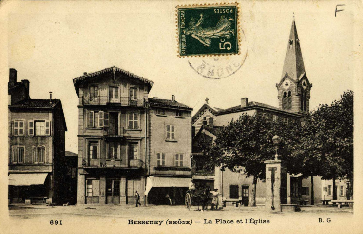 Bessenay. La Place de l'Eglise.