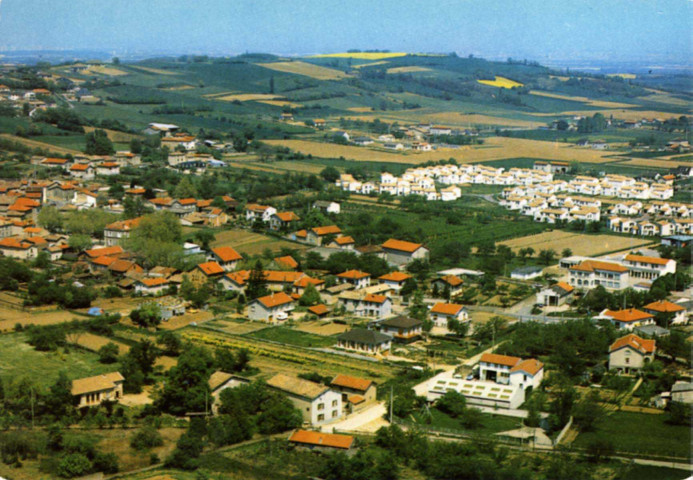 Communay. Vue générale.