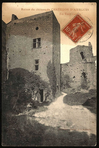 Châtillon-d'Azergues. Ruines du château. La tour carrée.