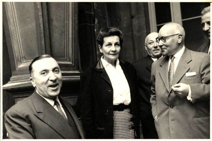 Au premier plan, de gauche à droite : Roger FULCHIRON, Yvonne RUBY, Philippe DANILO. Au second plan, de gauche à droite : Paul DURAND, Jean CONDAMIN.