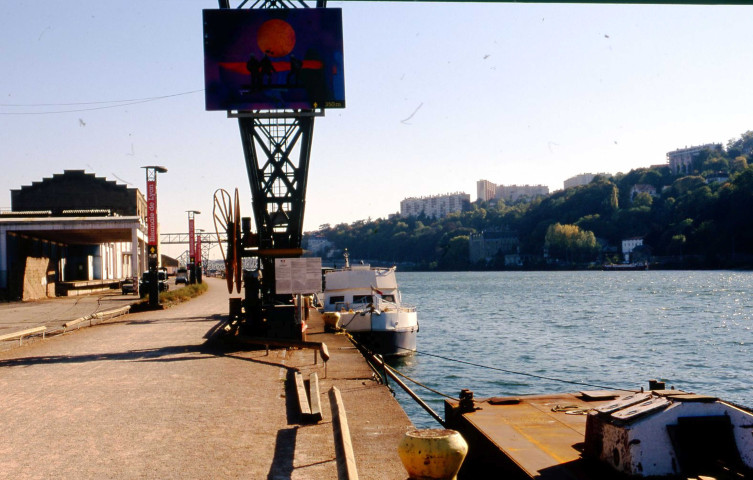 Quais et bateaux (août-septembre 1999, février 2000, juillet-octobre 2005).