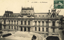 Lyon. La Préfecture.