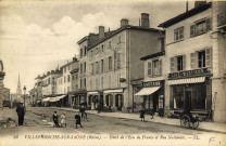 Villefranche-sur-Saône. Hôtel de l'Ecu de France et rue Nationale.