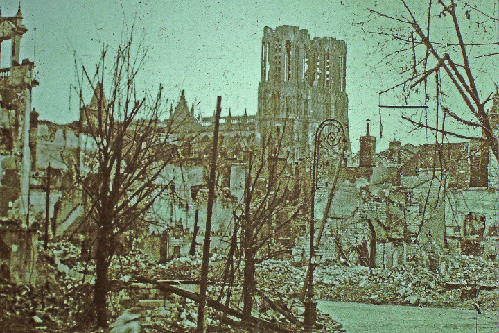 Reims en ruines.