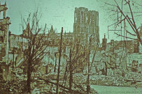 Reims en ruines.