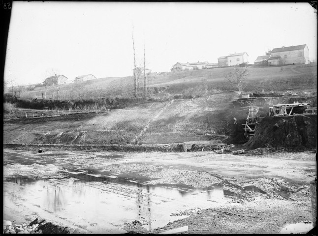 Canal de Jonage : pont de Jonage au 4K062, côté gauche du canal, éboulement vers le 3K975 et mur de raccordement (18 février 1896).