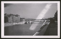 Vue du pont reconstruit depuis le quai de Tilsitt.