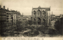 Lyon. Place Puvis de Chavannes et l'église de la Rédemption.