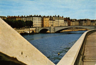 Lyon. Quai de Saône et pont Bonaparte.