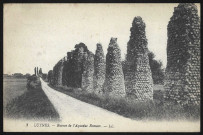 Ruines de l'aqueduc romain.