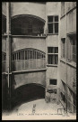 Le vieux Lyon. Ancien hôtel de ville, cour intérieur.