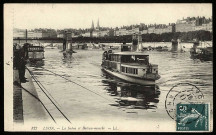 Lyon. La Saône et bateau-mouche.