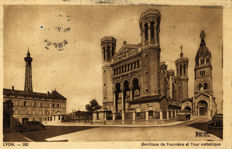 Lyon. Basilique de Fourvière et tour métallique.