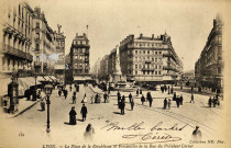 Lyon. La place de la République et perspective de la rue du Président Carnot.