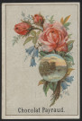 Paysage en médaillon avec bouquet de roses et fleurs à clochettes bleues.