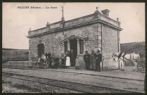 Salles. La gare.