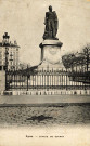 Lyon. La statue de Suchet.