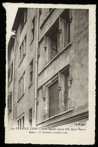 Le vieux Lyon. Belle façade située 12, quai Pierre-Scize.