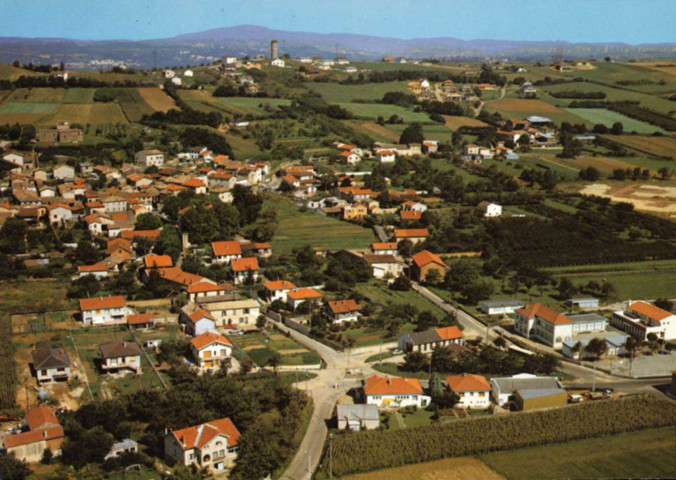 Communay. Vue générale.