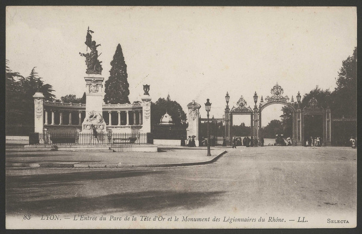 Lyon. L'entrée du parc de la Tête-d'Or et le monument des légionnaires du Rhône.