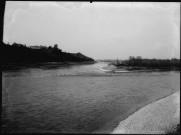 Canal de Jonage : origine du canal sous Jons (Isère).