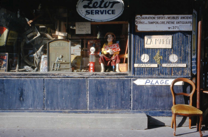 Devantures de commerce.