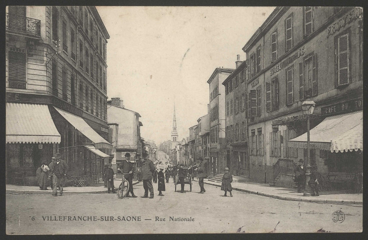 Villefranche-sur-Saône - Rue Nationale.