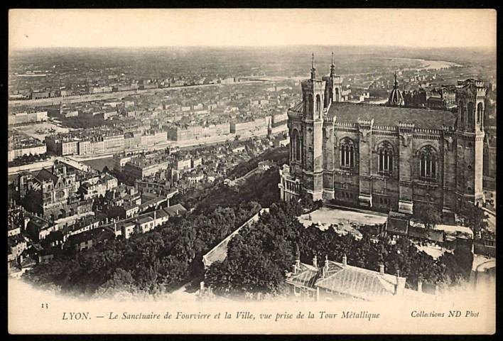 Lyon. Le sanctuaire de Fourvière et la ville, vue prise depuis la Tour métallique.