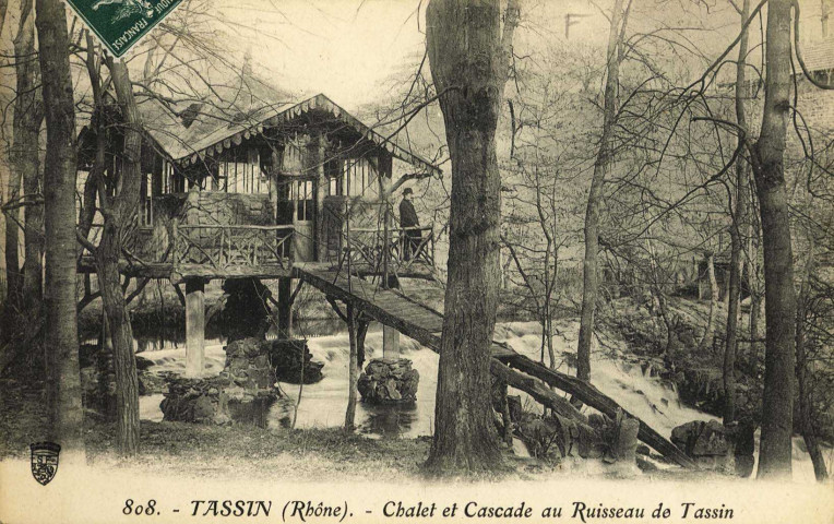 Tassin-la-Demi-Lune. Chalet et cascade au ruisseau de Tassin.