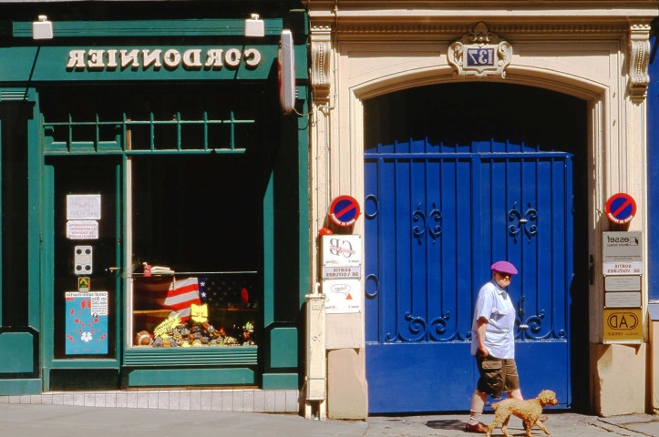 Devantures de commerce.