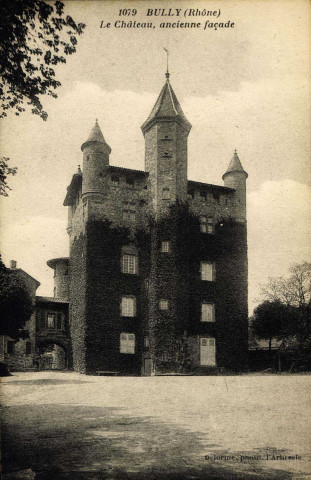 Bully. Le château ancienne façade.
