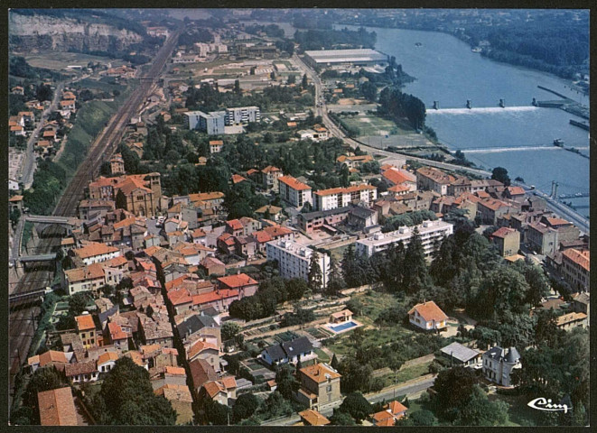 Couzon-au-Mont-d'Or. Vue générale aérienne.