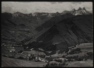 La haute vallée des Arves et les Aiguilles d'Arves.